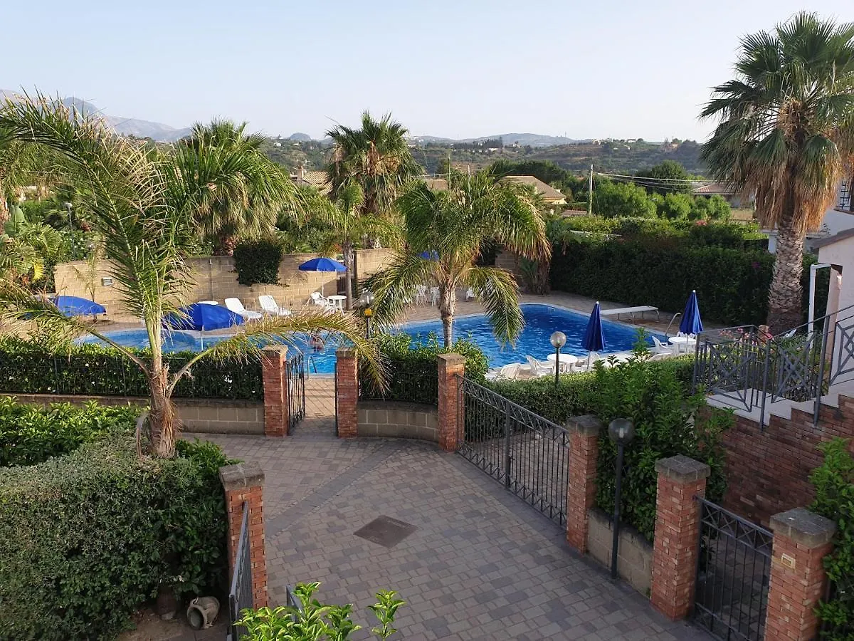 Holiday home Mansarda Marina Villa Campofelice Di Roccella Italy